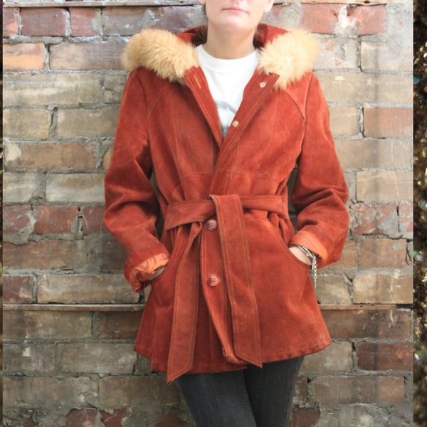 Reserved reserved Suede Leather Coat with Fur Trim in Vibrant Burgundy - 1970's - Size Small / Medium