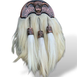 Scottish White Cow Cantle Kilt Sporran -3 Tofs Långt hår Läderkilt Sporran med kedja och rem
