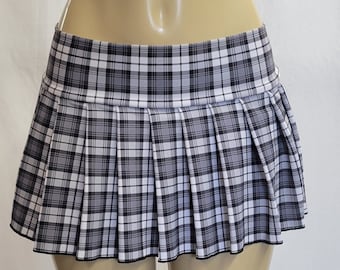 Grey and white plaid skirt deals