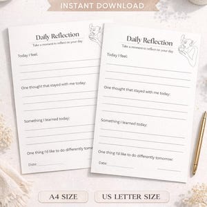 Könnte beinhalten: Zwei weiße Daily Reflection Journal-Vorlagen mit linierten Abschnitten für tägliche Gedanken. Der Text "Daily Reflection" und "Instant Download" sind sichtbar. Das Journal ist in A4- und US Letter-Größe erhältlich.