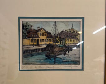 Grabado coloreado a mano, Copenhague, Dinamarca. Firmado por Fr. Holms. Puerto marítimo de Kanal. 14x13. Un encantador grabado coloreado a mano de la histórica Copenhague.