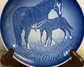 Plato del Día de la Madre de Bing Grondahl de 1972: Caballo, Yegua, Potro, Azul y Blanco, Dinamarca B&G