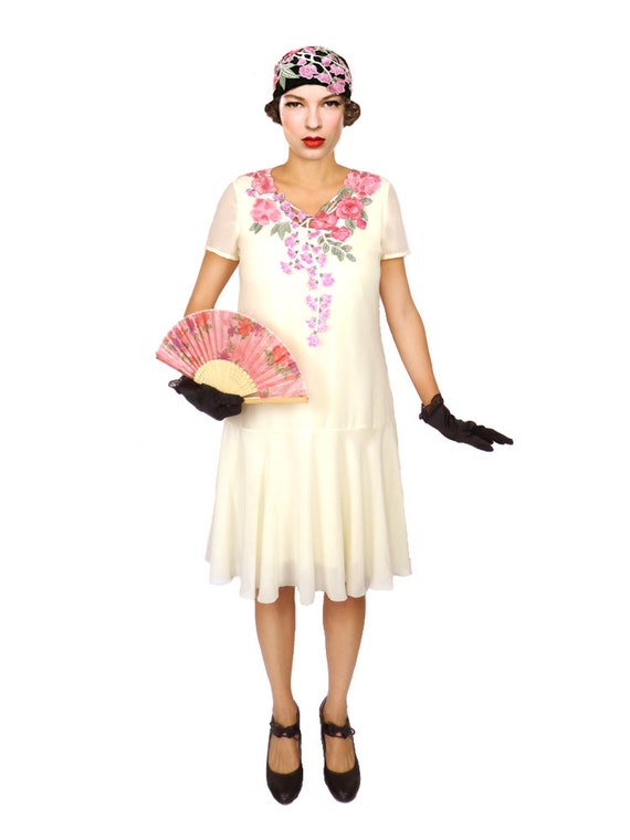 cream 1920s dress
