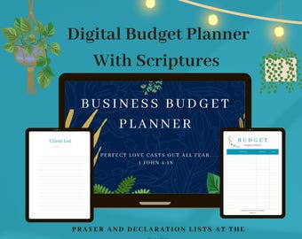Può includere: Pianificatore di budget digitale con Scritture visualizzate su un tablet e due tablet più piccoli. Lo schermo principale recita "Business Budget Planner" con un versetto biblico. I tablet più piccoli mostrano un elenco clienti e un foglio di budget.
