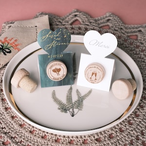 Custom Wine Stopper Wedding Gifts in Bulk, Personalized Cork Bottle Stoppers, Rustic Favors for Guests, Engraved Bridal Shower Keepsake