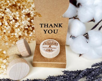 Detalle de boda personalizado hecho a mano, recuerdo rústico e imperecedero para los invitados