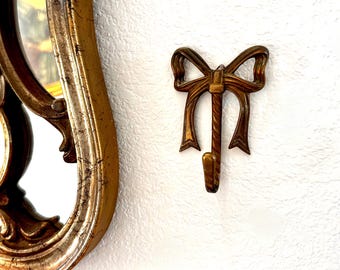 Gancho de pared con lazo de cinta de latón vintage / Decoración de tocador