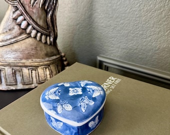 Vintage Blue and White Trinket Box | Chinoiserie Style Decor | Butterfly Jewelry Box