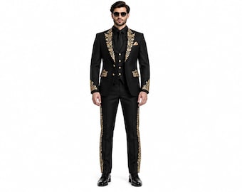 Herenpak in zwart met gouden borduursels, luxe trouwsmoking, bruidegomspak met gouden bloemenmotief