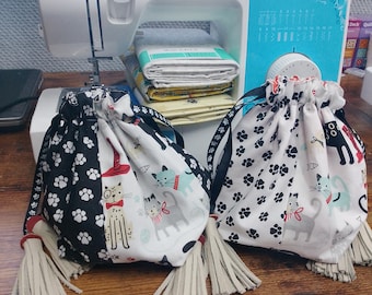 Cat Lover Drawstring Bag, Cosmetic Jewelry Pouch, Whimsical Feline Print Storage
