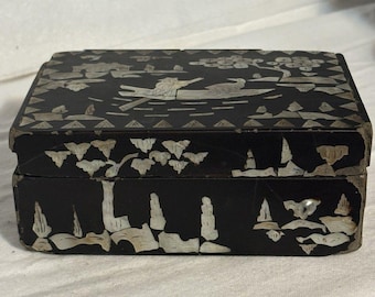 Antique Chinese Lacquer Wood w/ Inlaid Mother of Pearl Box, Late Qing Dynasty