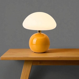 Harz Pilz Lampe: Retro Cottagecore Dekor, Pappmaché Stil