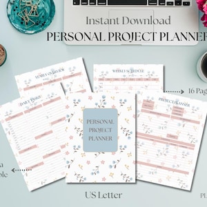Puede incluir: Un conjunto de páginas de planificador de proyectos personales con temática floral, que incluye una portada, una descripción general anual, tareas diarias, un horario semanal y páginas de planificador de proyectos. El planificador es de tamaño US Letter y editable con Canva.