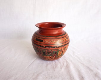 Lacquerware Vase Yun Style Antique