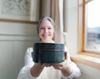 Burmese Lacquerware Kunit with za-yun checkerboard dark green