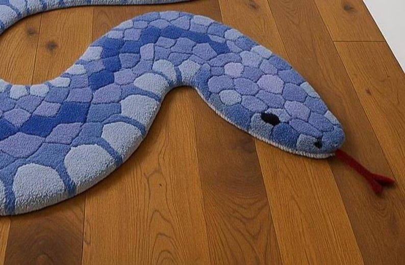 Whitesnake Rug Hand-tufted Wool Snake Rug: Bold Serpent Runner Decor - Etsy