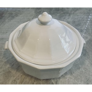 Pfaltzgraff HERITAGE White 2 QT. Casserole with Lid