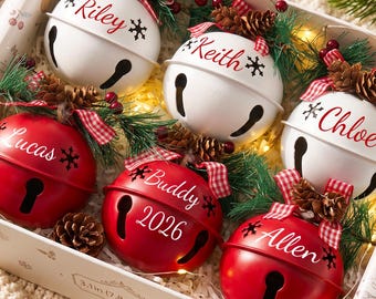 Adorno navideño personalizado de campana 2026, cascabeles de piña, lazos festivos, decoración navideña, regalo de Navidad
