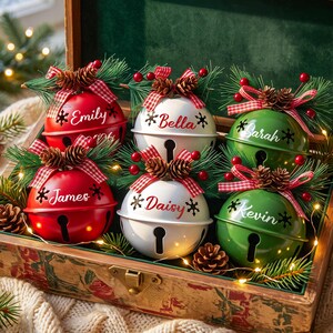 Adornos navideños personalizados de 2026 con forma de campana, cascabeles navideños, adornos navideños personalizados con forma de piña, decoración navideña, regalos de Navidad. imagen 2
