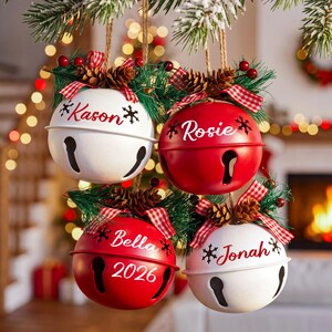Adornos navideños personalizados de 2026 con forma de campana, cascabeles navideños, adornos navideños personalizados con forma de piña, decoración navideña, regalos de Navidad. imagen 5