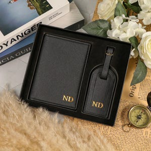 Gepersonaliseerde paspoorthouder en bagagelabel, aangepaste paspoortportemonnee, huwelijkscadeau, aangepaste reiscadeauset, reiscadeau voor haar, reisaccessoires