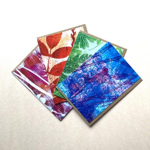 Paquete de 4 tarjetas de felicitación coloridas, 5 x 7 pulgadas, tarjetas de felicitación en blanco, diseño botánico de placa Geli, versículo bíblico en el reverso.