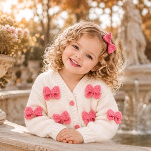 Cardigan en tricot pour fille, motif nœud appliqué, pull avec appliques, tenue élégante pour tout-petit