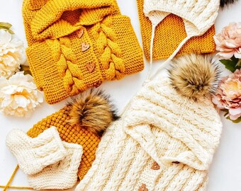 Patrón de punto bebé PDF – Conjunto Heart Stitch: ranita, gorro casco & patucos (0–12 meses)