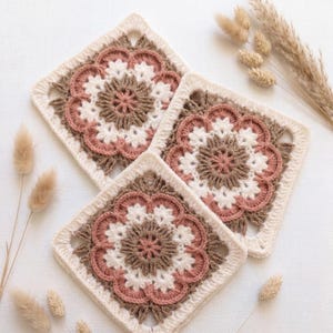Flower Granny Square Crochet Pattern, Textured 19 cm Afghan Block PDF