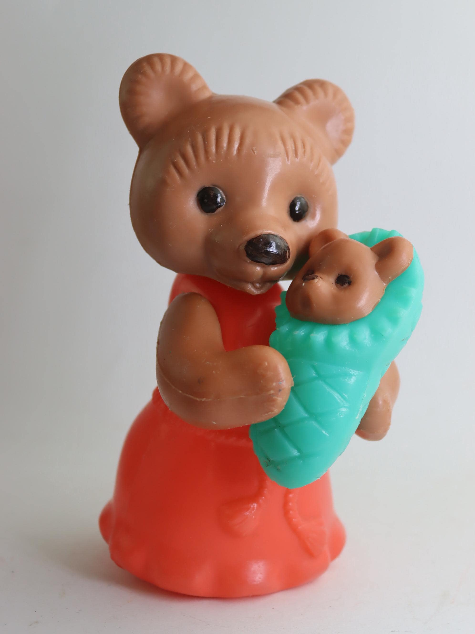 ヴィンテージ ソ連 プラスチック クマのおもちゃ - 母熊と子熊の置物 