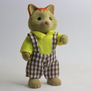 Vintage Sylvanian Cat Figurine 14cm – 1980s Flocked Kitty Toy in Overalls – Calico Critters Ivory Ginger Cat Family – Retro Collectible