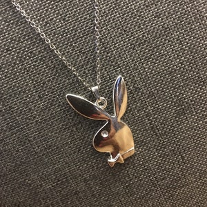 Vintage-Retro Style Silver Tone Playboy Bunny Rabbit Pendant Charm Necklace Chain