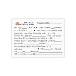 Puede incluir: Una tarjeta de evaluación médica blanca con texto negro. La tarjeta incluye campos para la información del paciente, incluyendo edad, respiración, dolor y alergias. La parte superior de la tarjeta dice "EVALUACIÓN MÉDICA".