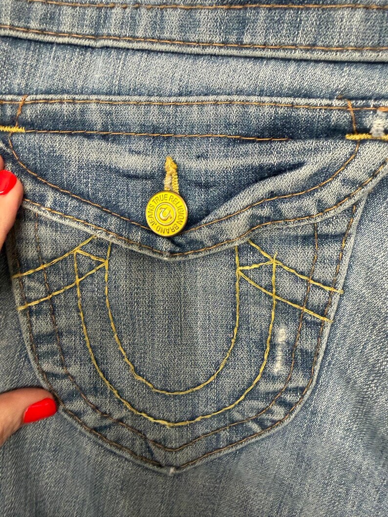 True Religion VINTAGE denim jeans yellow stitching bootcut leg in women’s sz 30 image 6
