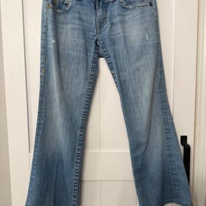 True Religion VINTAGE denim jeans yellow stitching bootcut leg in women’s sz 30 image 2