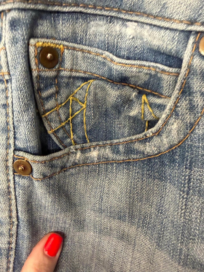 True Religion VINTAGE denim jeans yellow stitching bootcut leg in women’s sz 30 image 4