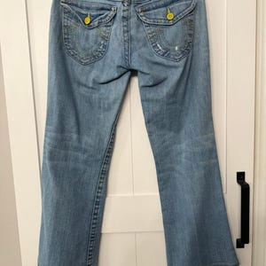 True Religion VINTAGE denim jeans yellow stitching bootcut leg in women’s sz 30 image 1