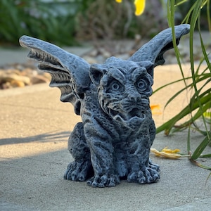 Gargoyle Statue Resin or Concrete Option For Garden Decor Scary Gothic Creature Weather Resistant Outdoor Figurine Fantasy Yard Sculpture