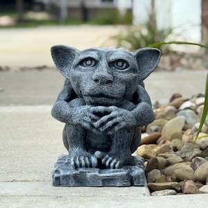 Thinking Gargoyle Garden Statue – Resin or Weighted Concrete Gothic Yard Decor Creature – Fantasy Sculpture for Porch, Patio or Outdoor Disp