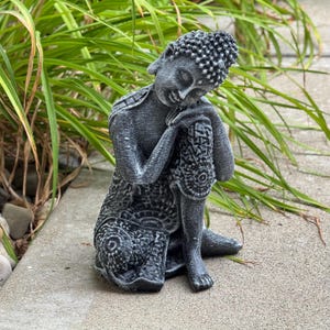 Resting Buddha Garden Statue Outdoor Zen Decor Resin or Concrete Option Sculpture Spiritual Yard Ornament for Peaceful Atmosphere