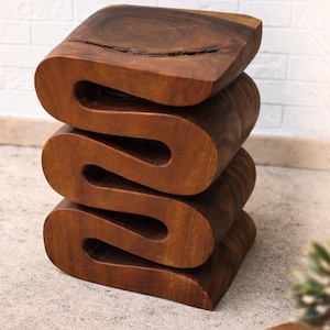 Mesa auxiliar de teca tallada a mano – Pedestal de madera orgánica brutalista