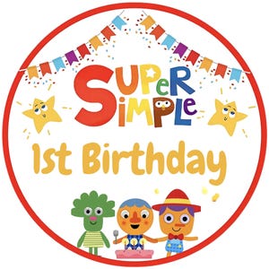 Może przedstawiać: Okrągła grafika urodzinowa z czerwoną obwódką, z tekstem "Super Simple 1st Birthday" w kolorowych literach. Postacie z kreskówek i gwiazdki otaczają tekst, z banerem kolorowych flag na górze.