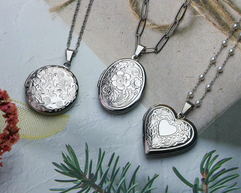 18K Customize Photo Locket Necklace With Photo, Heart Locket Necklace ...