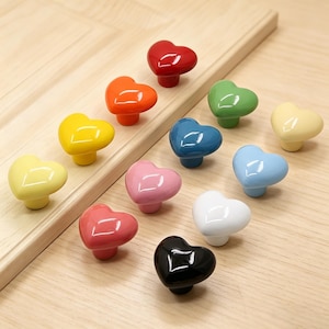 Pomelli in ceramica a forma di cuore colorati, maniglie per cassetti, pomelli per armadi, maniglie per porte di camerette, maniglie per armadi, ferramenta moderna per mobili.