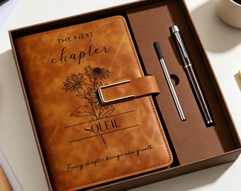 Set de regalo de cuaderno de cuero para graduada universitaria, regalo de graduación para ella, regalo para profesora, cuaderno personalizado con bolígrafo y recambio, recuerdo de la flor de nacimiento.