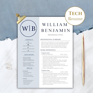 Peut inclure: Un modèle de CV technique bleu marine et blanc. Le CV comprend des sections pour les coordonnées, l'éducation, les compétences et l'expérience professionnelle. Un trombone et un stylo dorés sont sur la page.