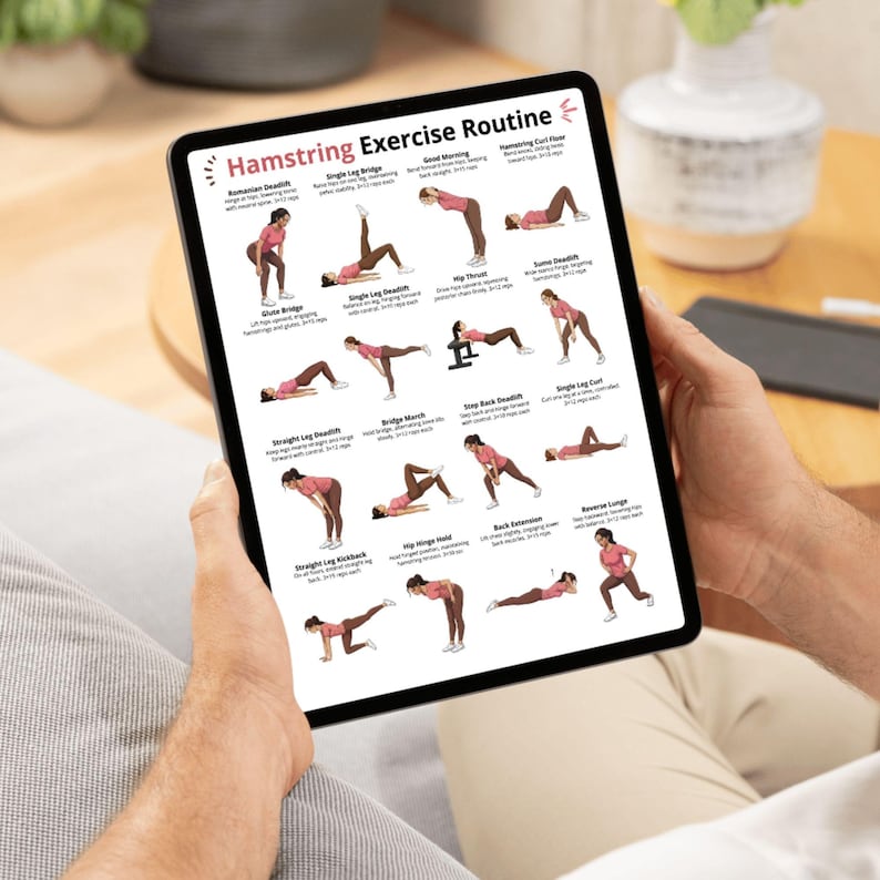 Puede incluir: Una tableta negra que muestra una gu&iacute;a de "Rutina de ejercicios de isquiotibiales". La gu&iacute;a presenta ilustraciones de ejercicios como Single Leg Bridge y Reverse Lunges. La tableta est&aacute; en manos de una persona.