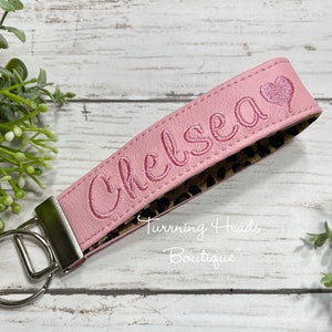 Heart Wristlet Key Fob /Personalized Vinyl Keychain /Wristlet Keychain for women /teacher gift/ Bridesmaid gift/ Mothers Day /Gift for mom