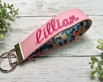 Llavero monograma de pulsera / Llavero de vinilo personalizado / Llavero de pulsera / Regalo para ella / Regalo para maestro / Regalos para dama de honor / Cuero sintético