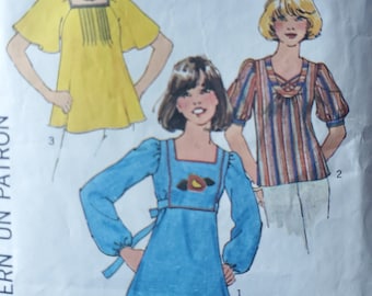 70s Vintage Sewing Pattern for Smock Pullover Blouse with Flutter Sleeves - Size 6 - Bust 30.5" (78 cm) - Simplicity 7623 G